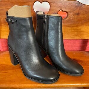 Franco Sarto Rivet Bootie Black Leather Ankle Size 10 New with Tag No Box
